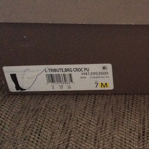 Frank Sarto Woman’s Burgundy Croc Boots Size 7 NIB - Picture 7 of 8